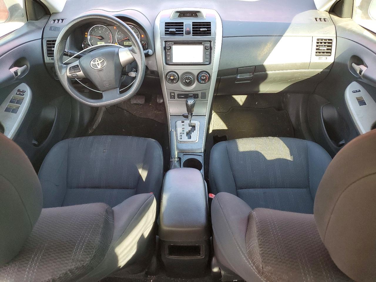 2013 TOYOTA COROLLA BASE photo 8