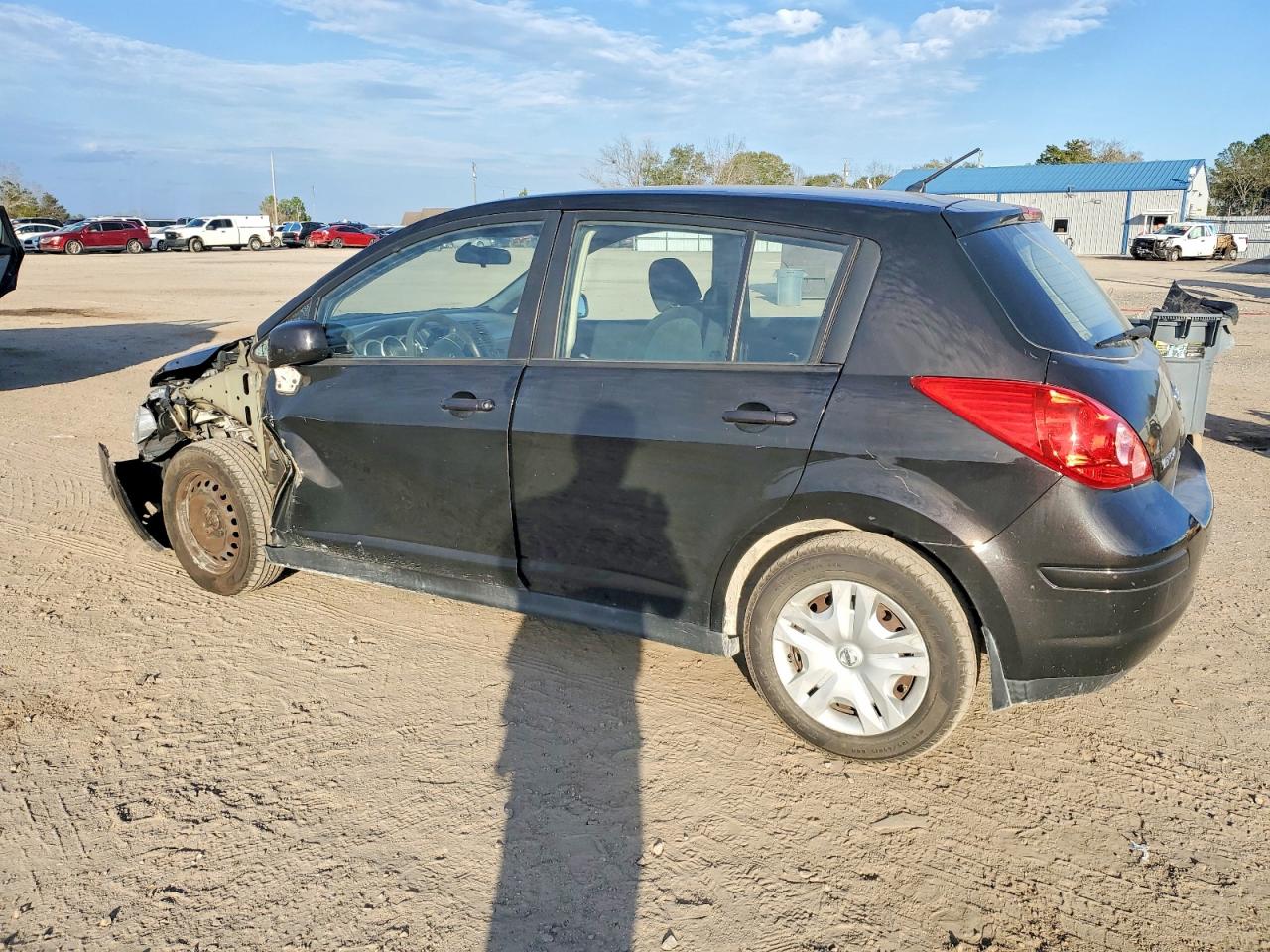 2011 NISSAN VERSA S photo 2