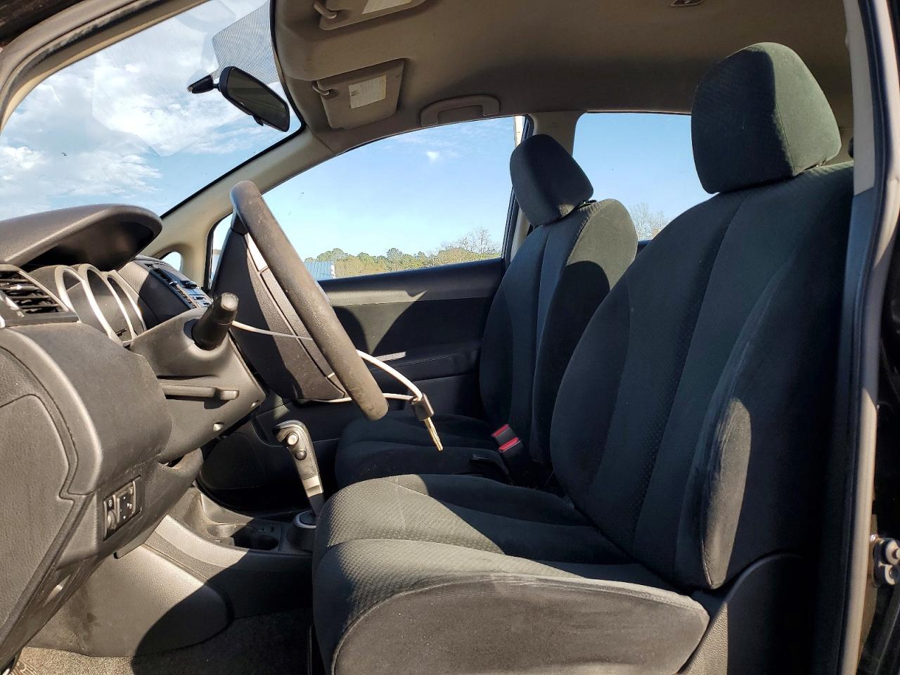 2011 NISSAN VERSA S photo 7