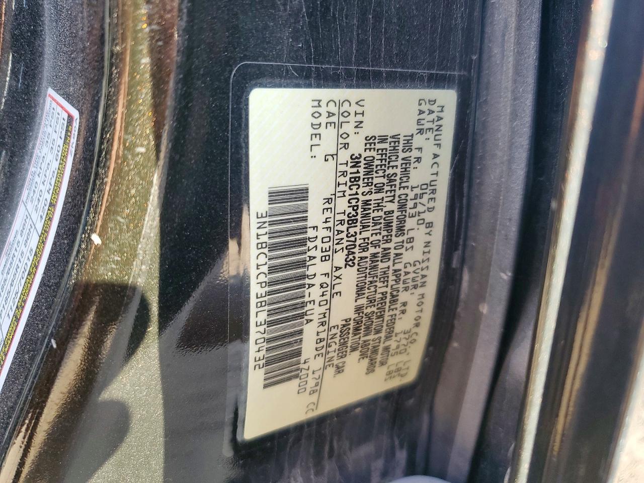 2011 NISSAN VERSA S photo 13