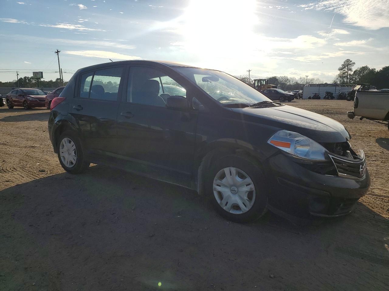 2011 NISSAN VERSA S photo 4