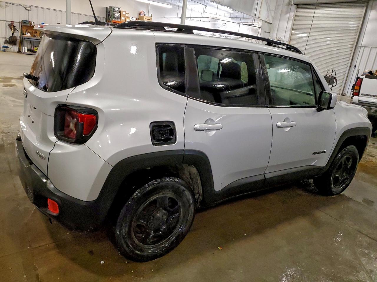 2015 JEEP RENEGADE LATITUDE photo 3