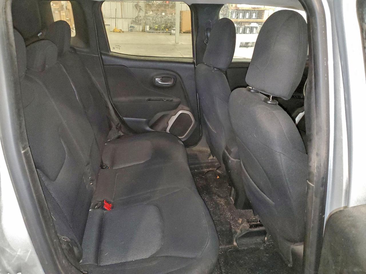2015 JEEP RENEGADE LATITUDE photo 11