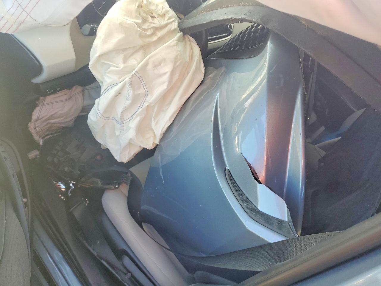 2022 TOYOTA COROLLA LE photo 8