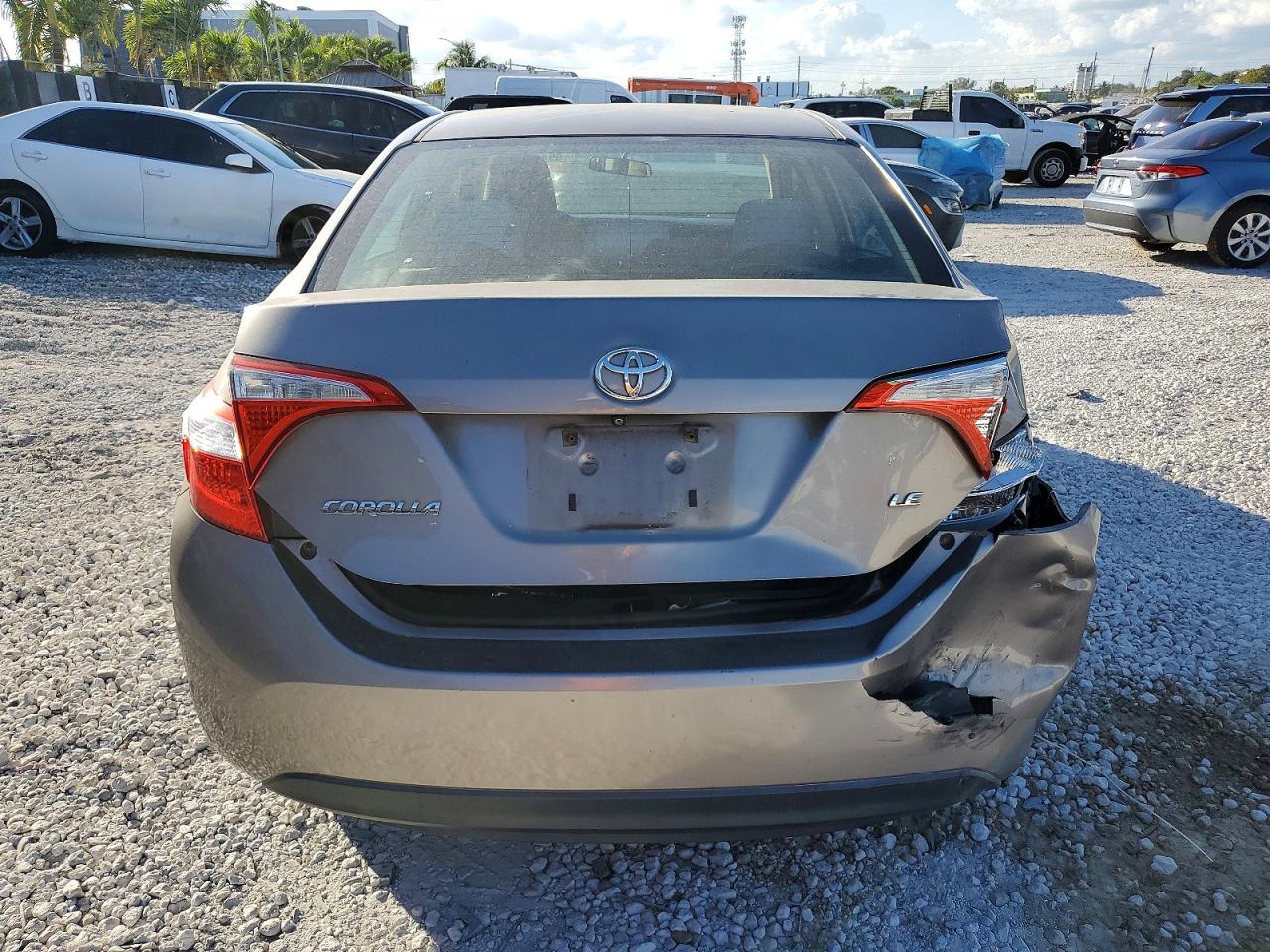2015 TOYOTA COROLLA LE photo 6
