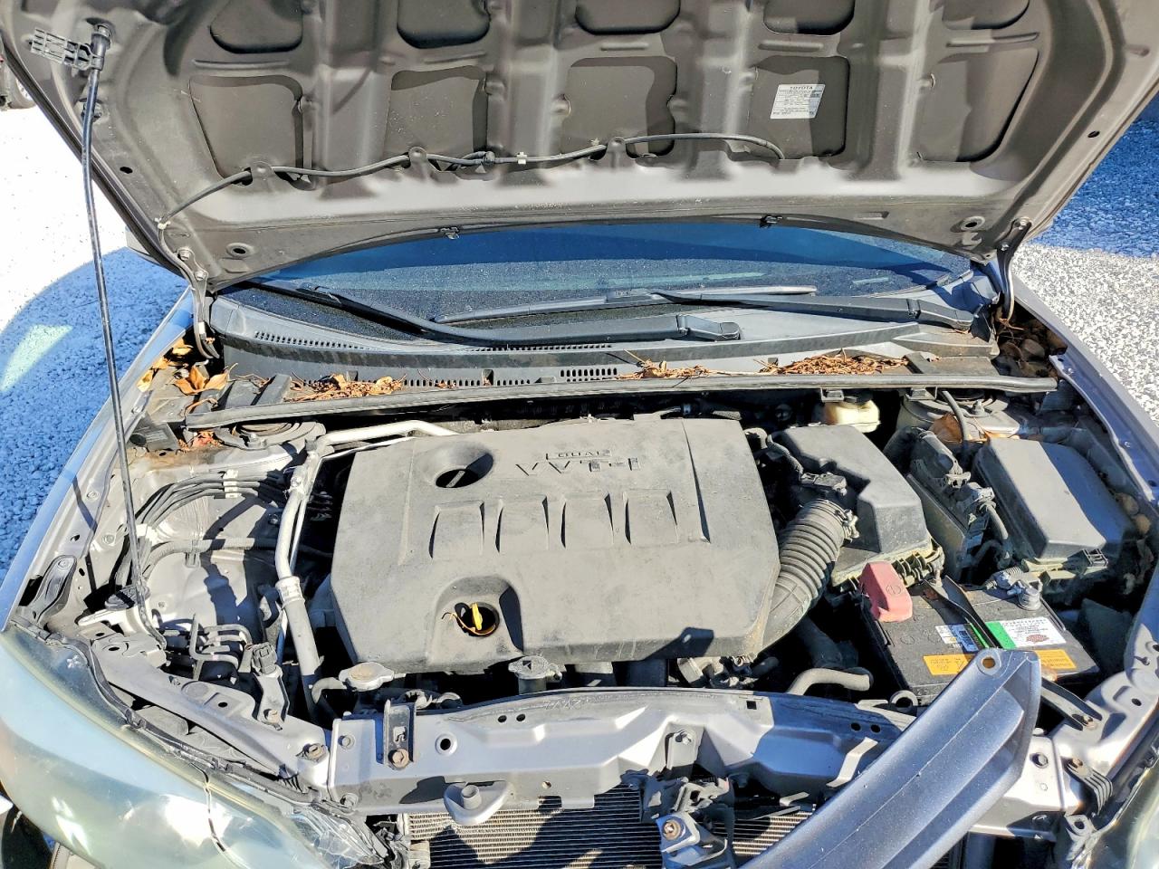 2015 TOYOTA COROLLA LE photo 11