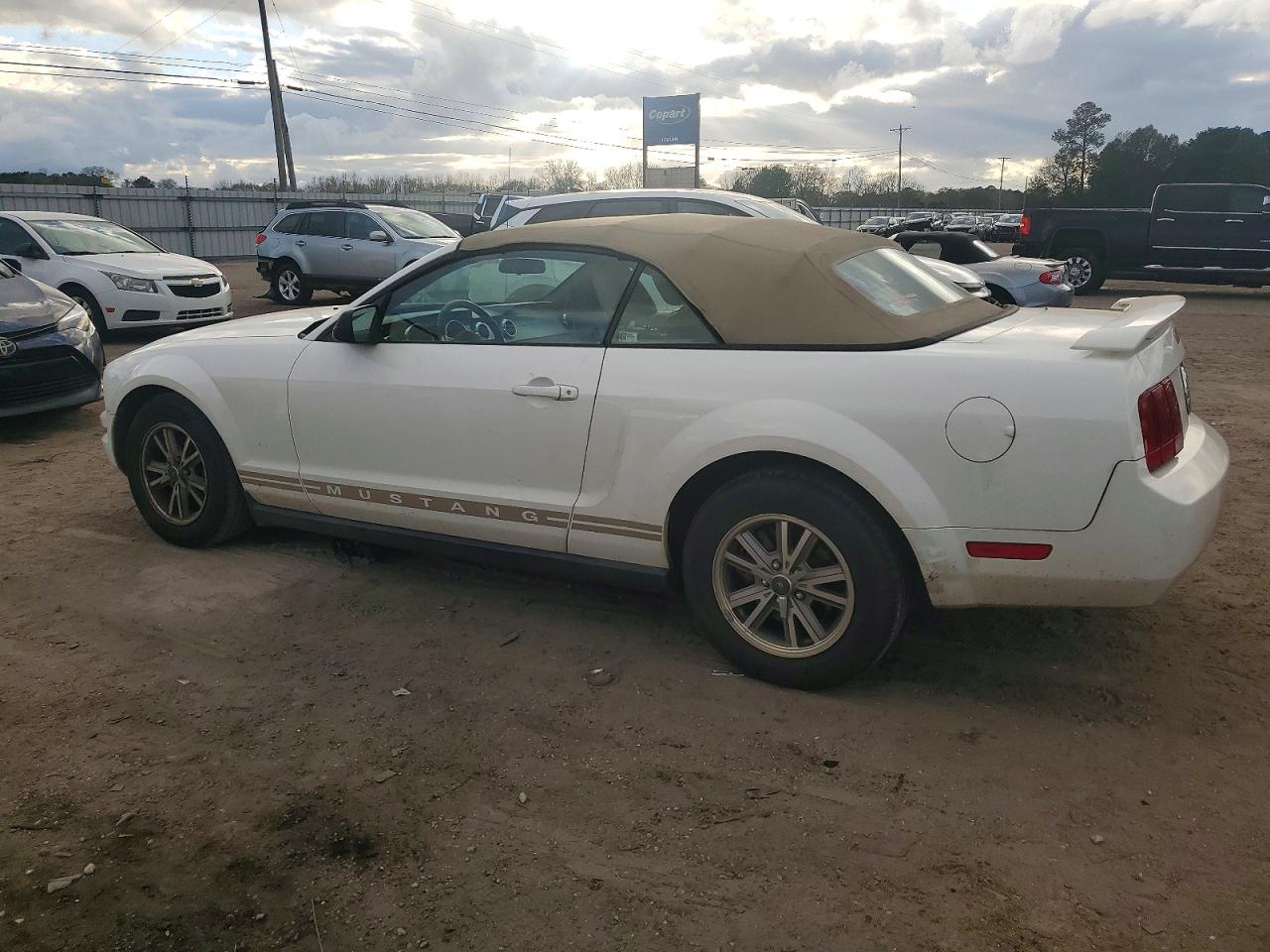 2005 FORD MUSTANG photo 2