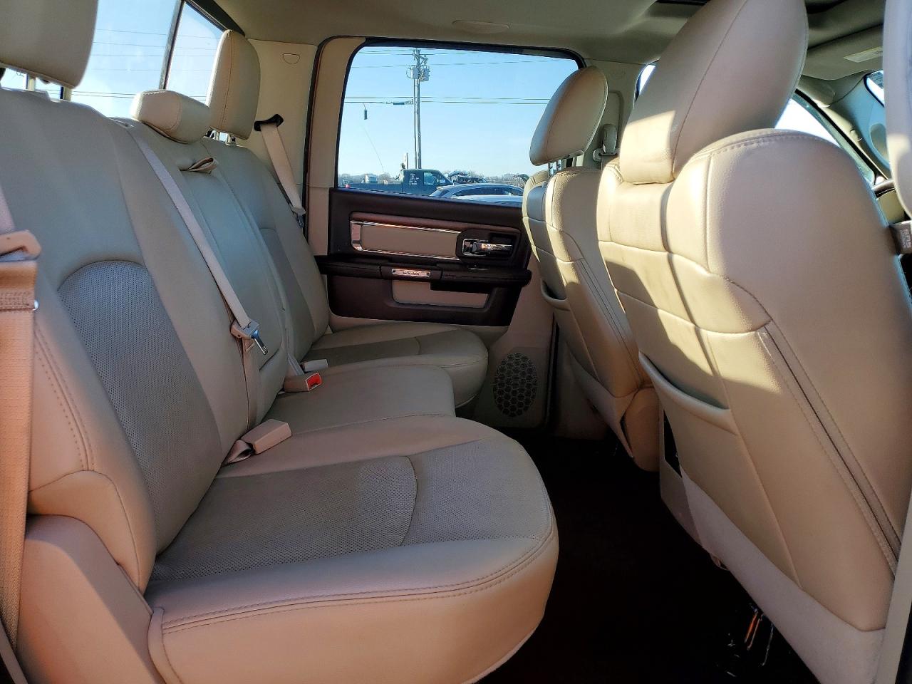 2016 RAM 1500 LARAMIE photo 10
