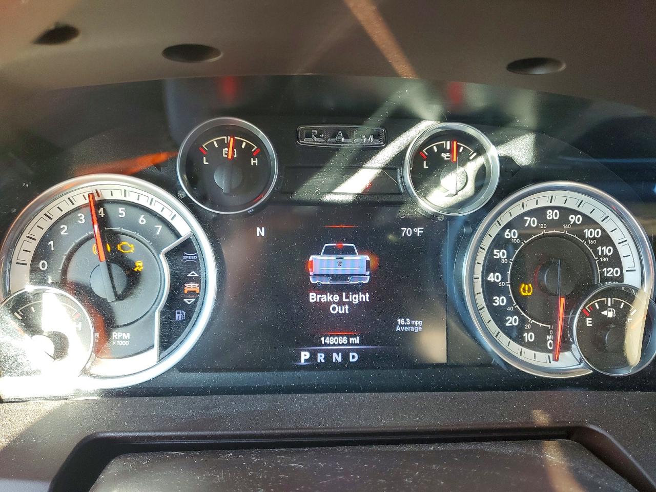 2016 RAM 1500 LARAMIE photo 9