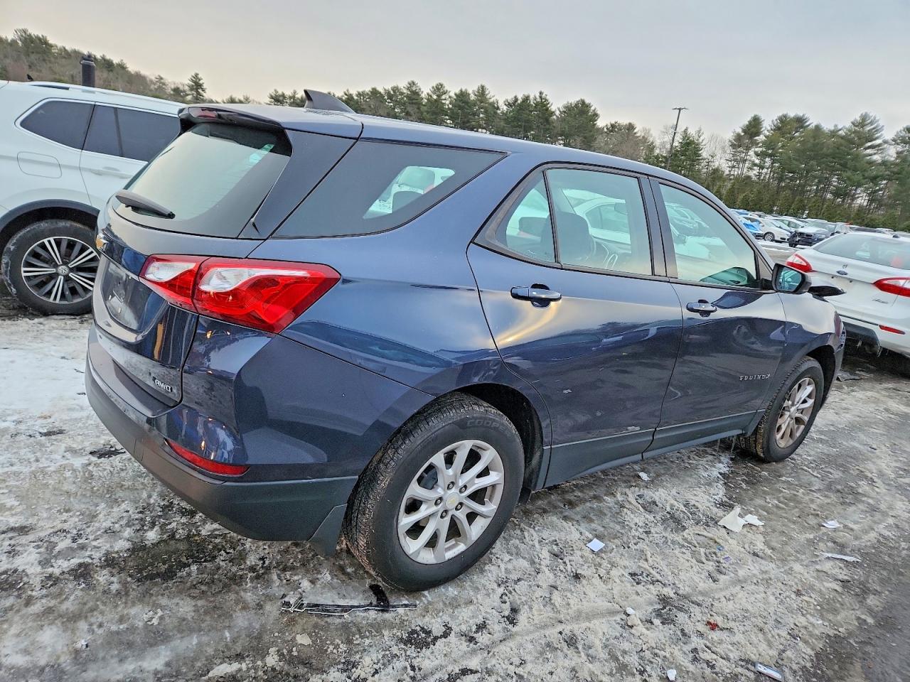 2019 CHEVROLET EQUINOX LS photo 3