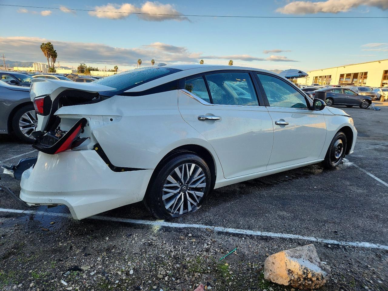 2025 NISSAN ALTIMA SV photo 3