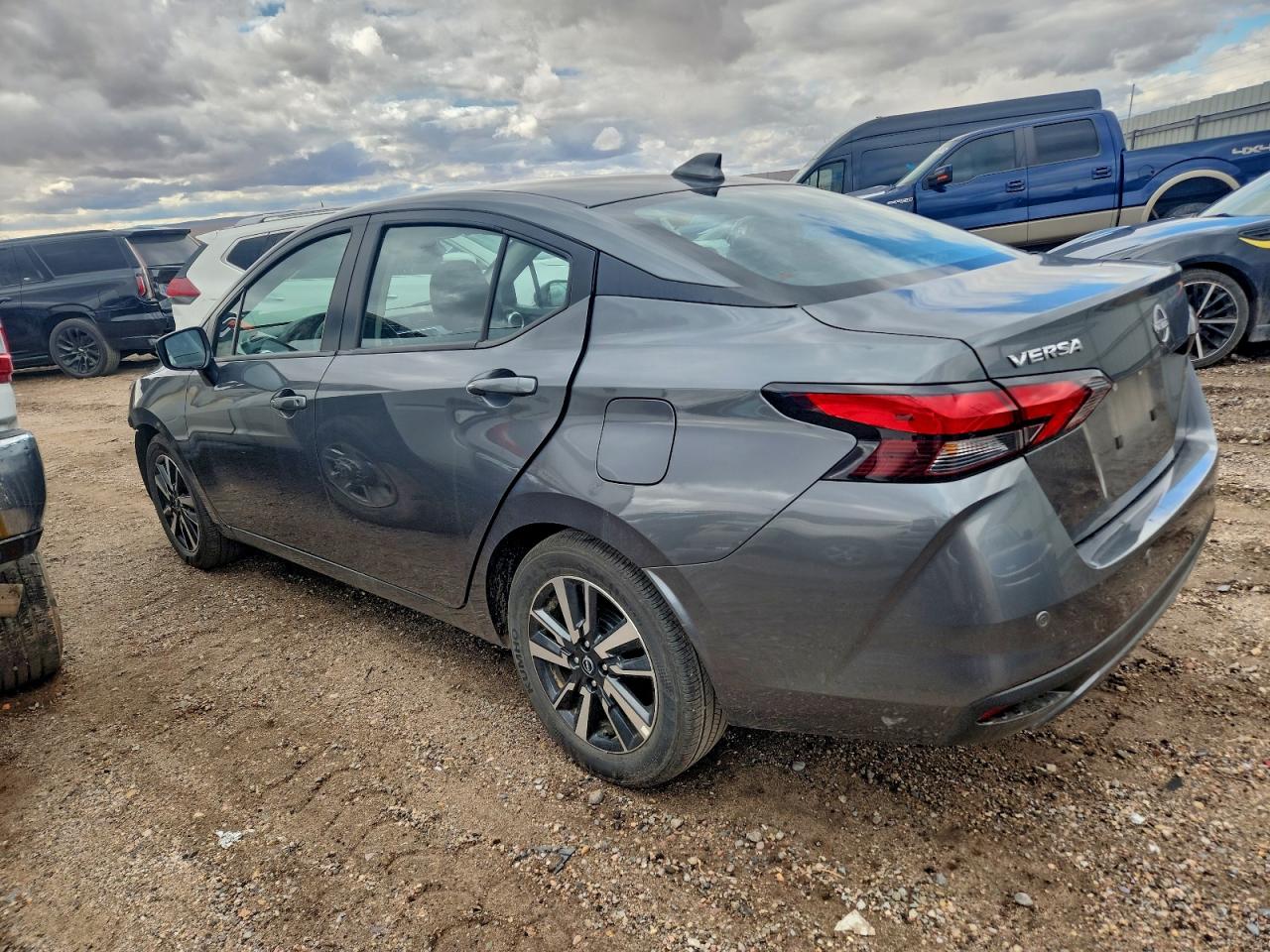 2025 NISSAN VERSA SV photo 3