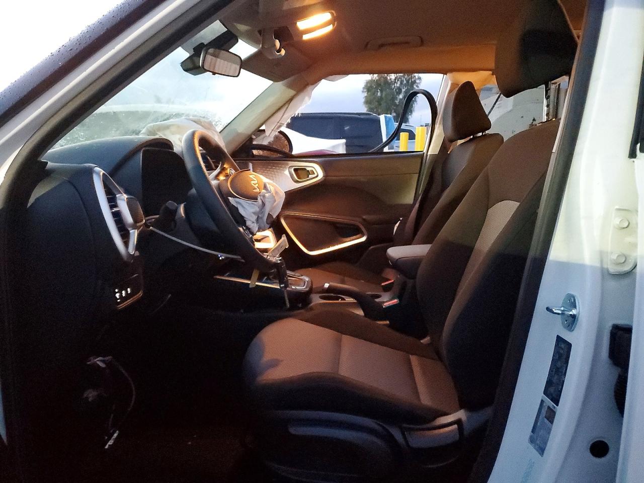 2025 KIA SOUL LX photo 7