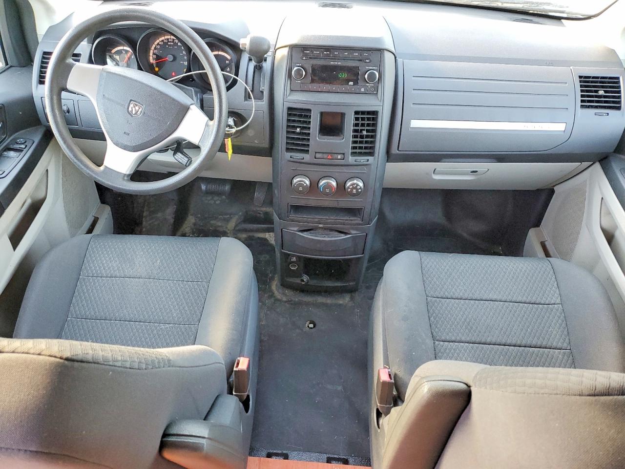 2010 DODGE GRAND CARAVAN C/V photo 8