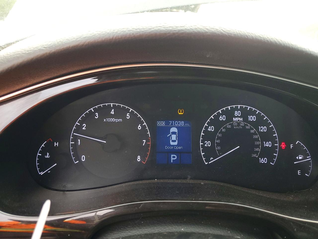 2013 HYUNDAI GENESIS 3.8L photo 9