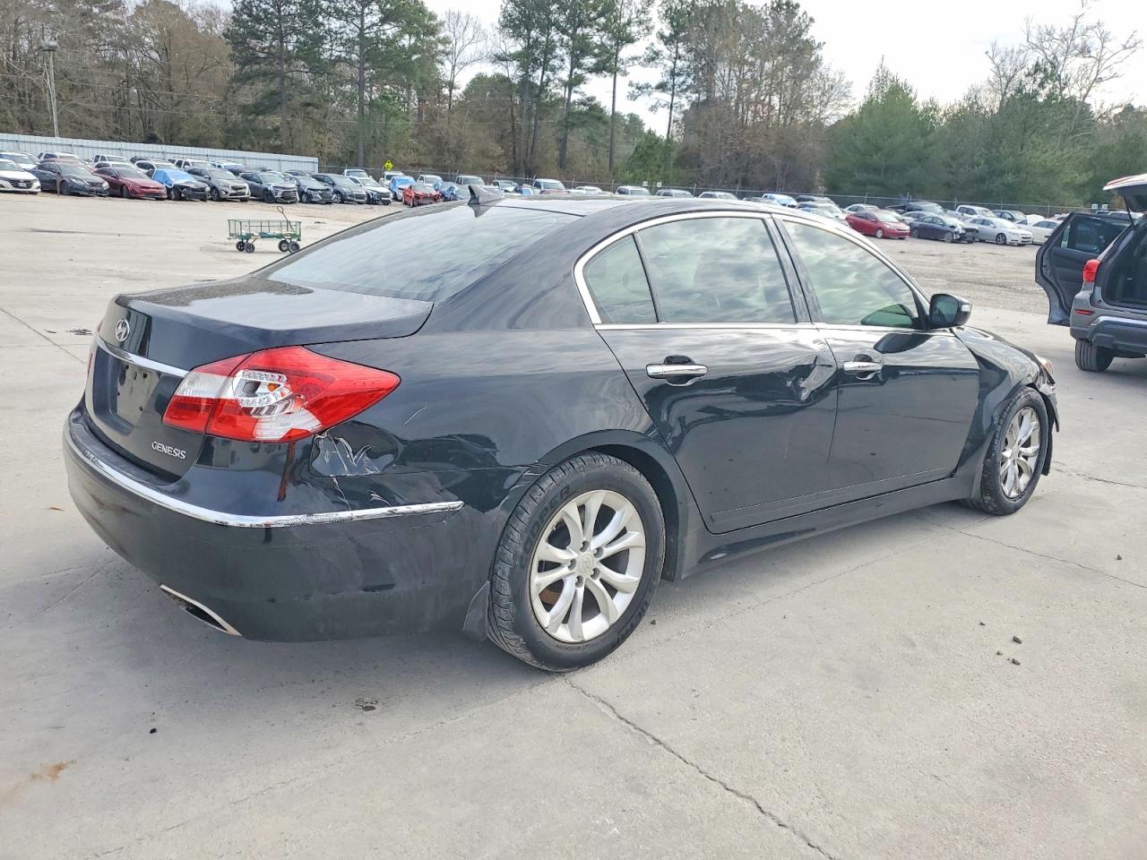 2013 HYUNDAI GENESIS 3.8L photo 3