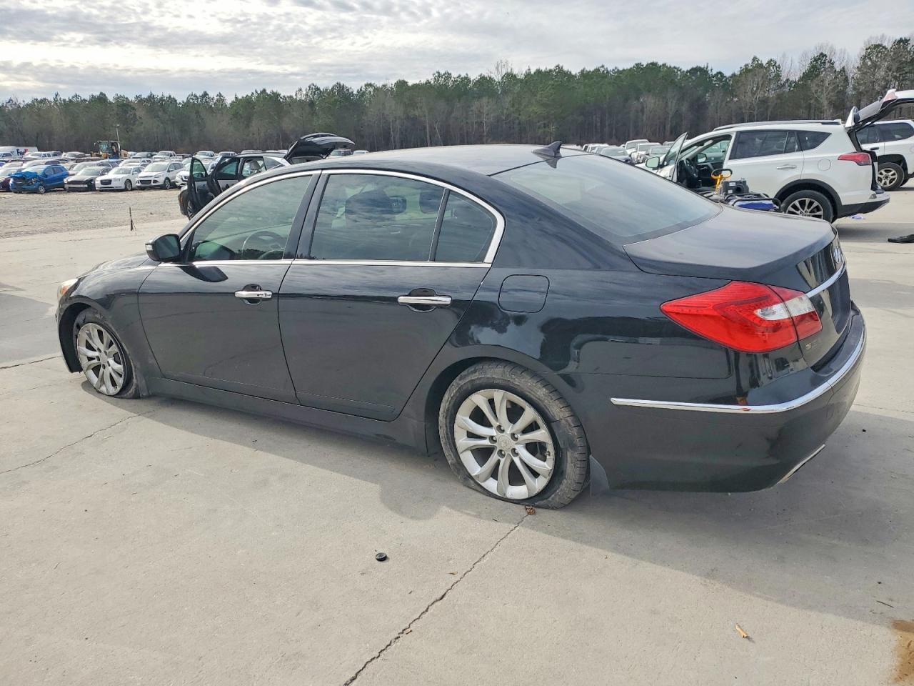 2013 HYUNDAI GENESIS 3.8L photo 2