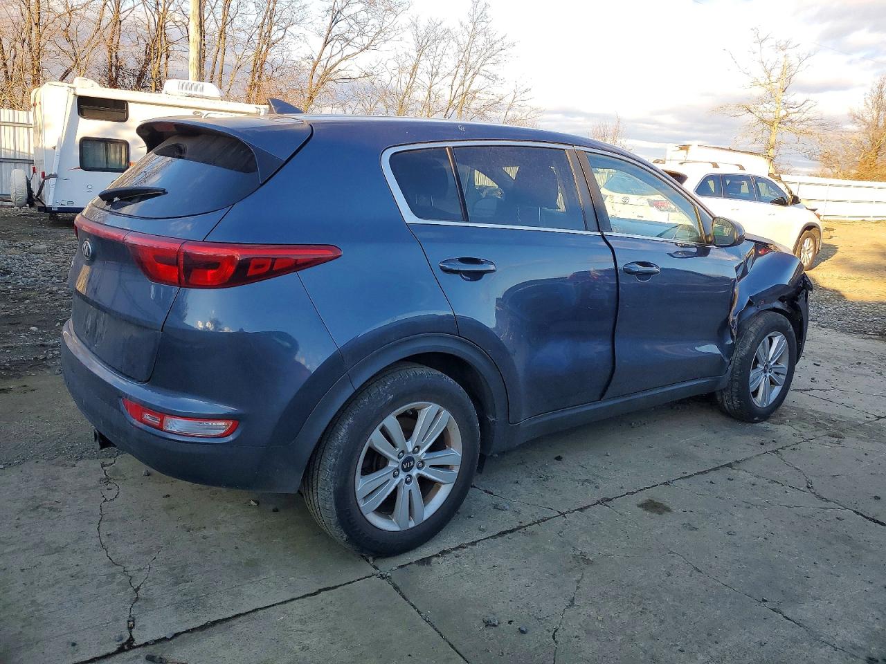 2018 KIA SPORTAGE LX photo 3