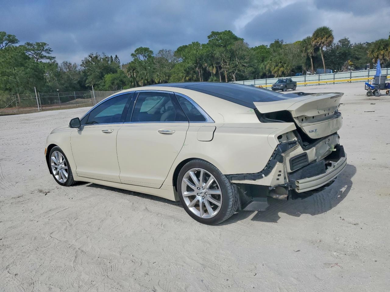 2016 LINCOLN MKZ HYBRID photo 3