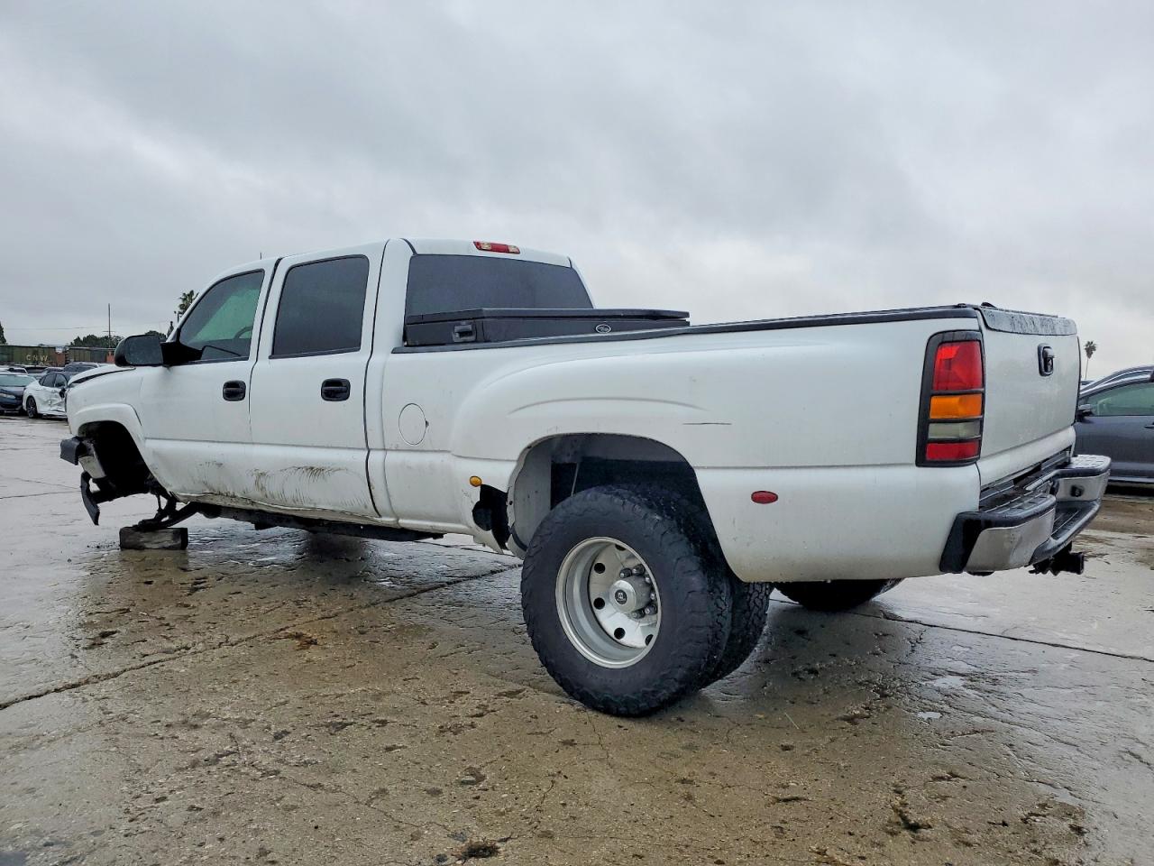 2005 CHEVROLET SILVERADO K3500 photo 2