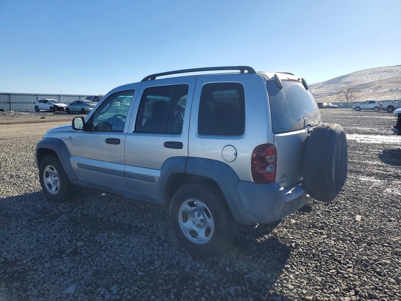 2005 JEEP LIBERTY SPORT photo 2