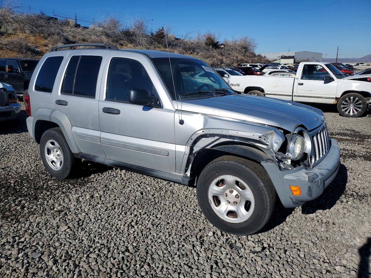 2005 JEEP LIBERTY SPORT photo 4