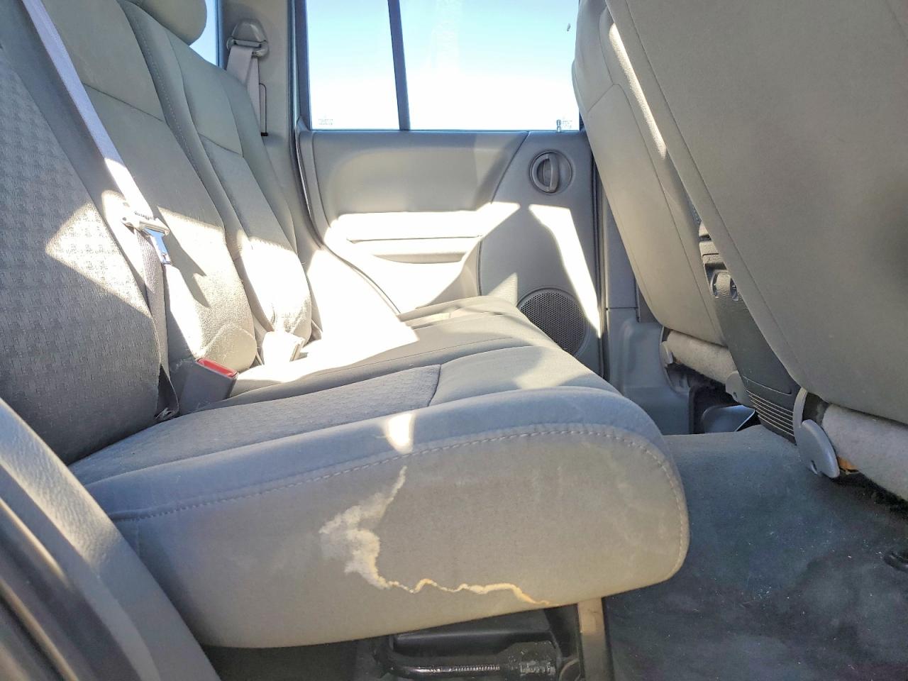 2005 JEEP LIBERTY SPORT photo 11