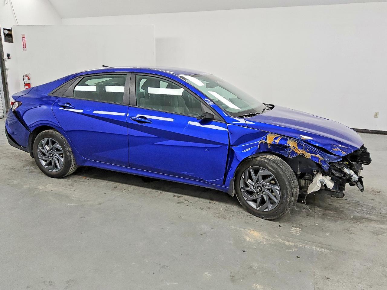2024 HYUNDAI ELANTRA SEL photo 4