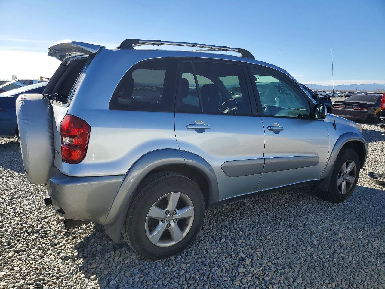 2005 TOYOTA RAV4 photo 3