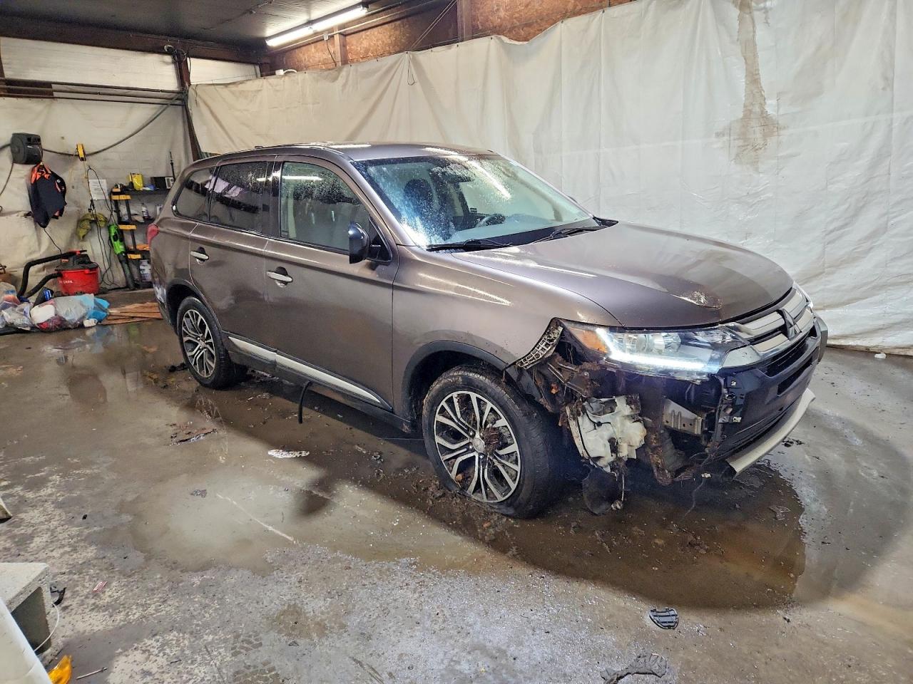 2017 MITSUBISHI OUTLANDER ES photo 4