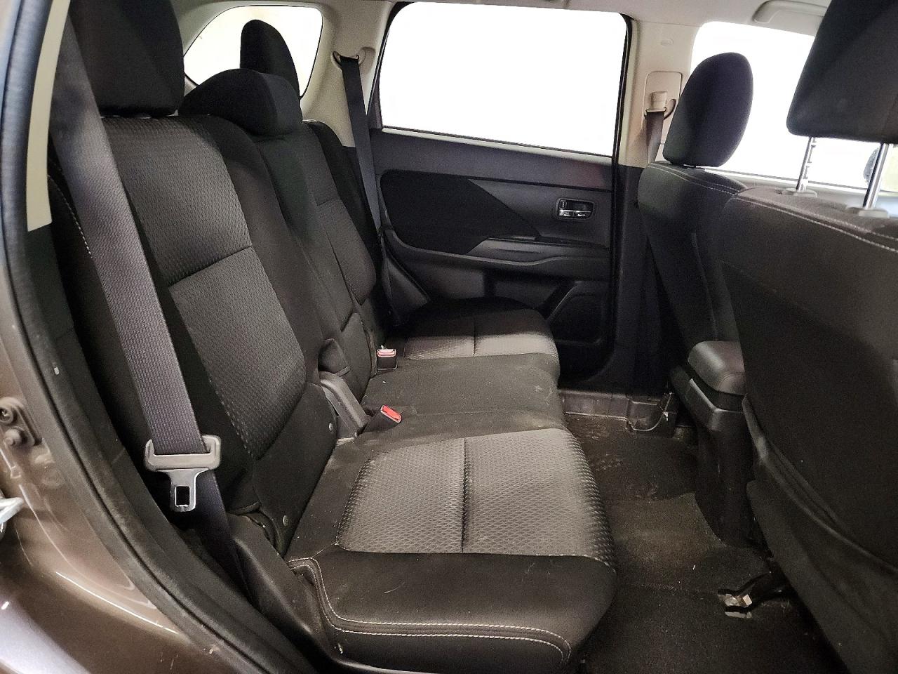 2017 MITSUBISHI OUTLANDER ES photo 11