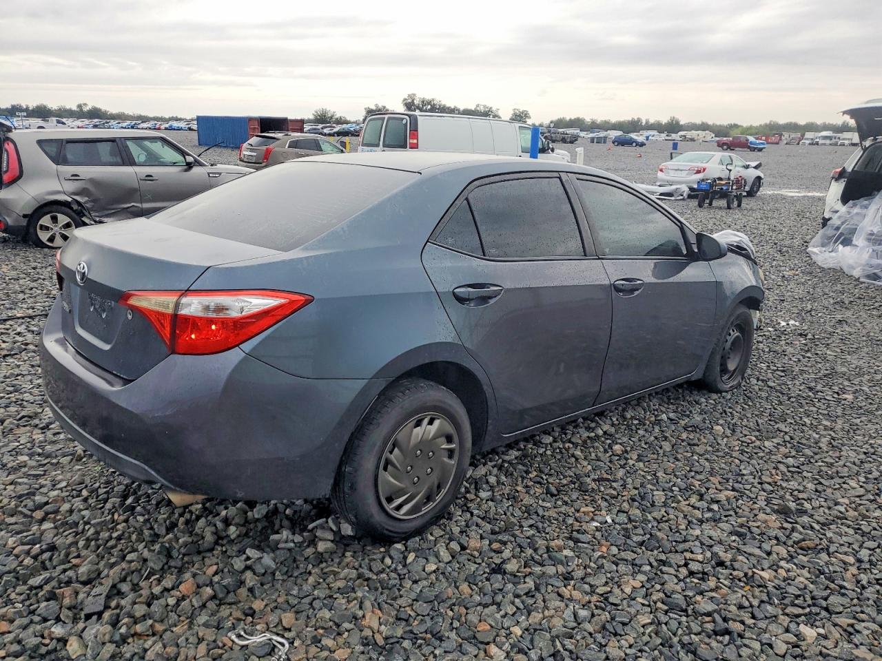 2016 TOYOTA COROLLA L photo 3