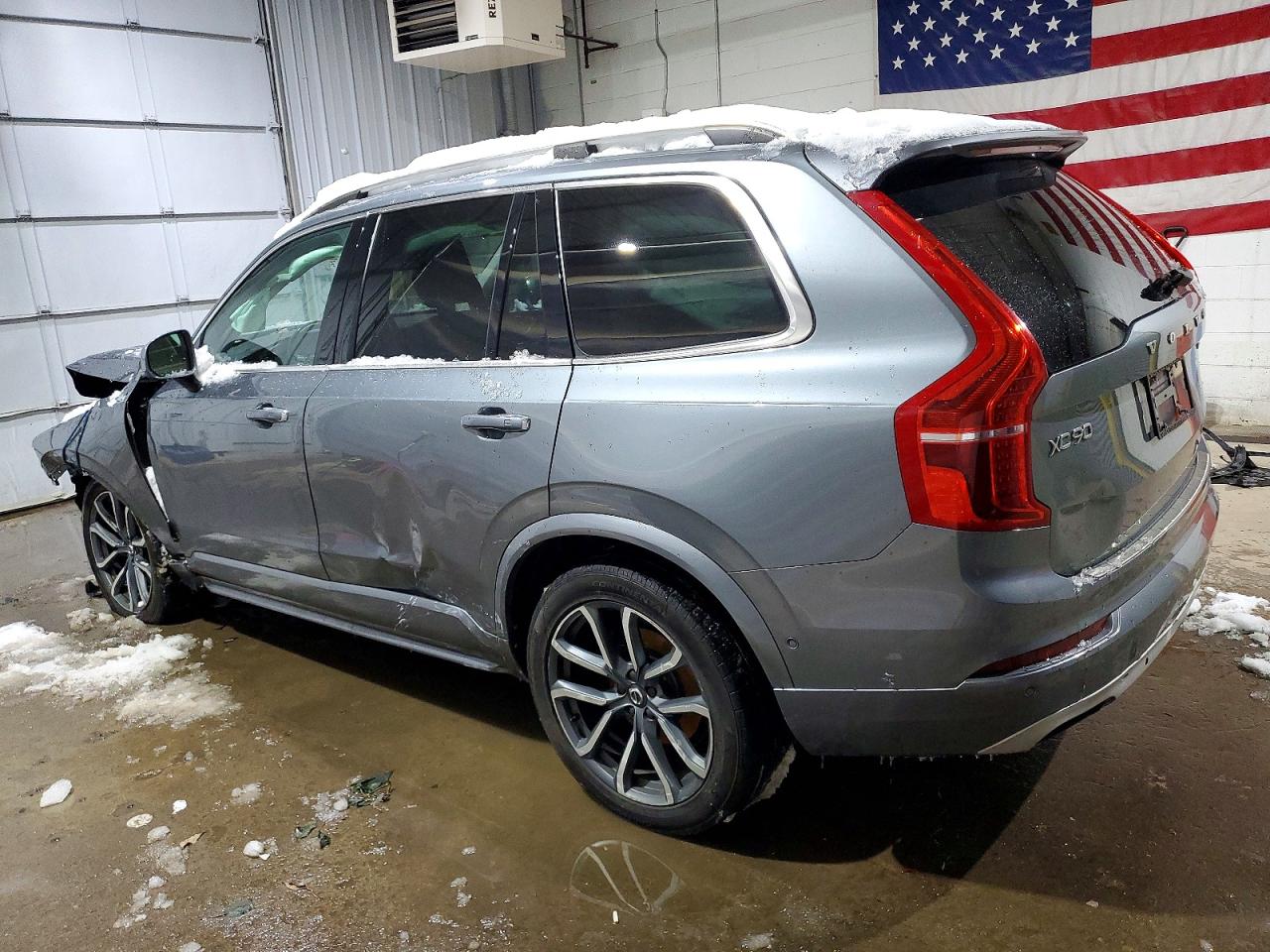 2017 VOLVO XC90 T6 photo 2