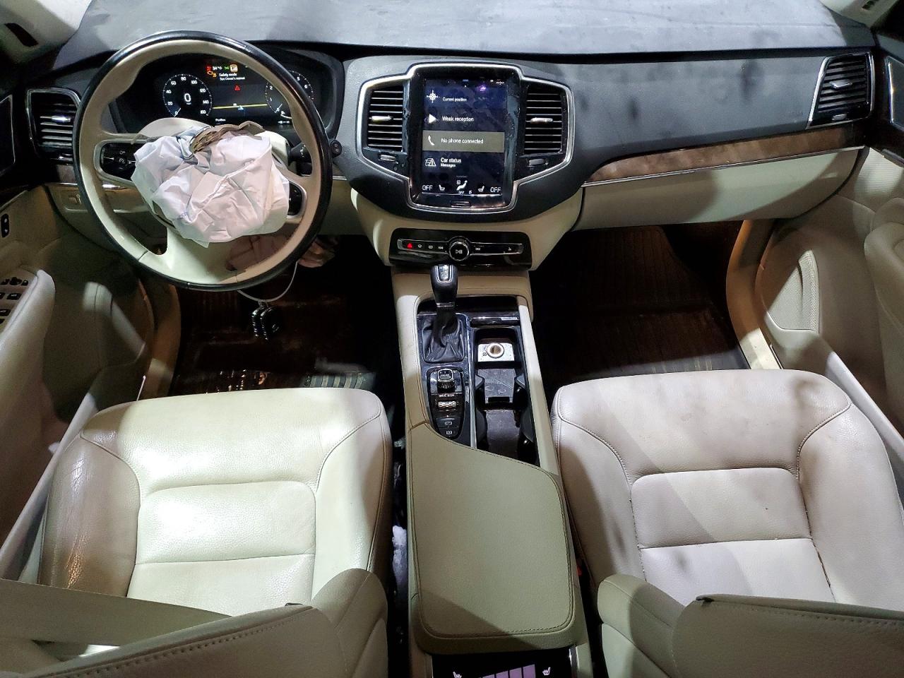 2017 VOLVO XC90 T6 photo 8
