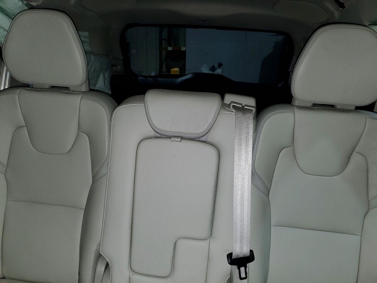 2017 VOLVO XC90 T6 photo 10
