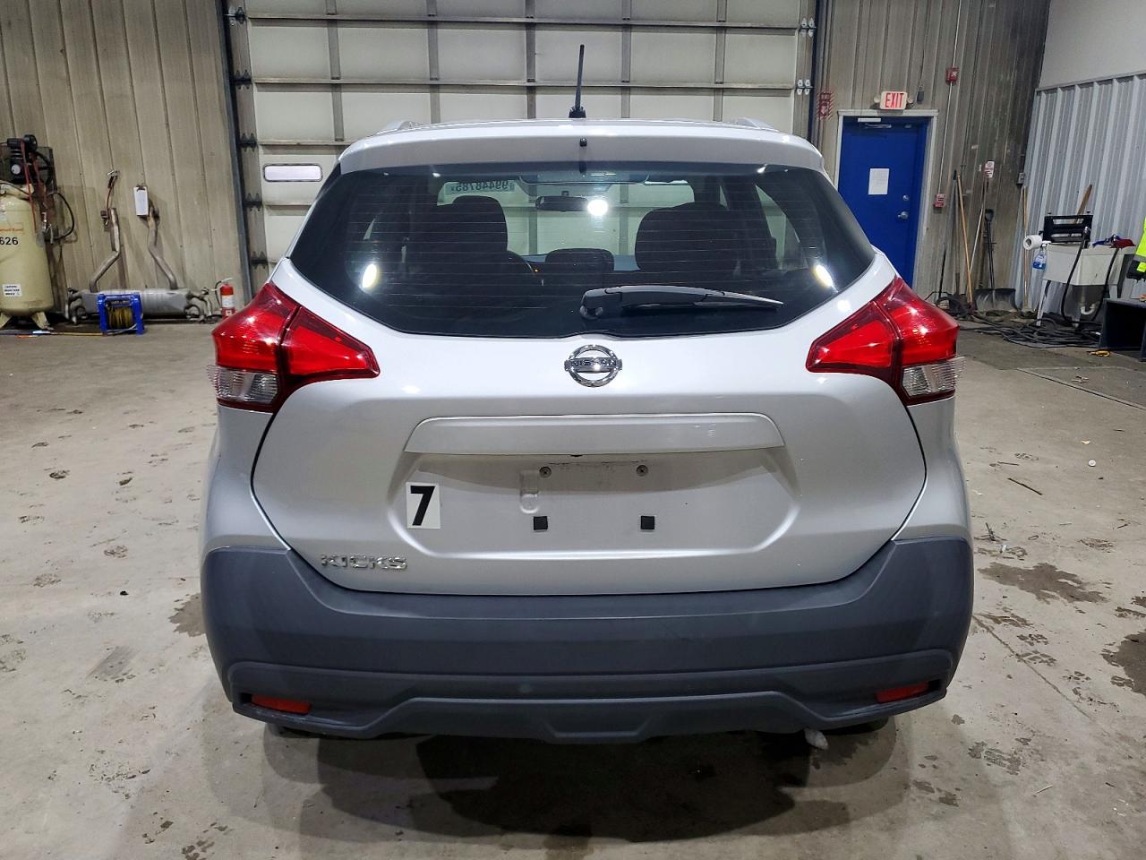 2019 NISSAN KICKS S photo 6