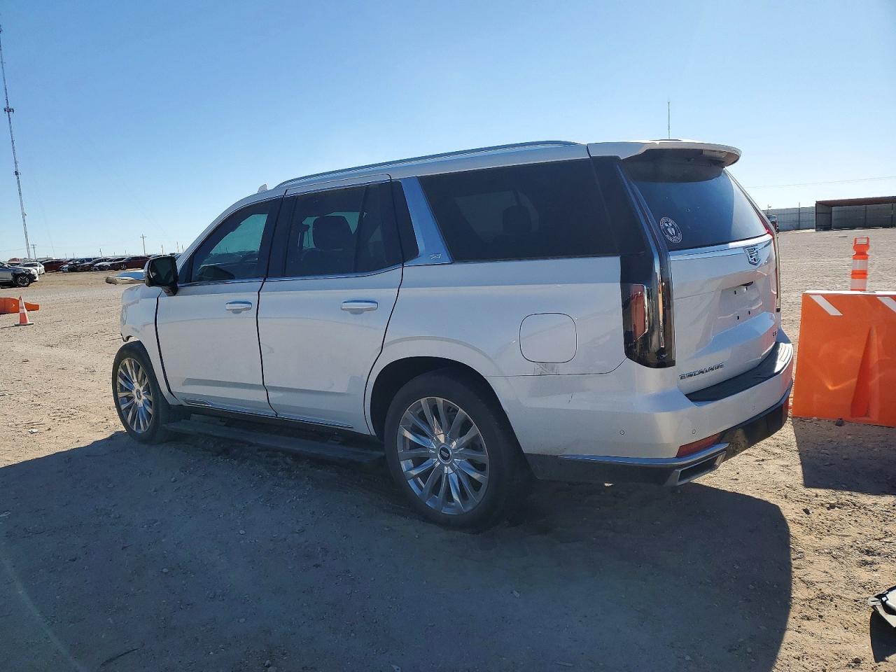2023 CADILLAC ESCALADE PREMIUM LUXURY photo 2