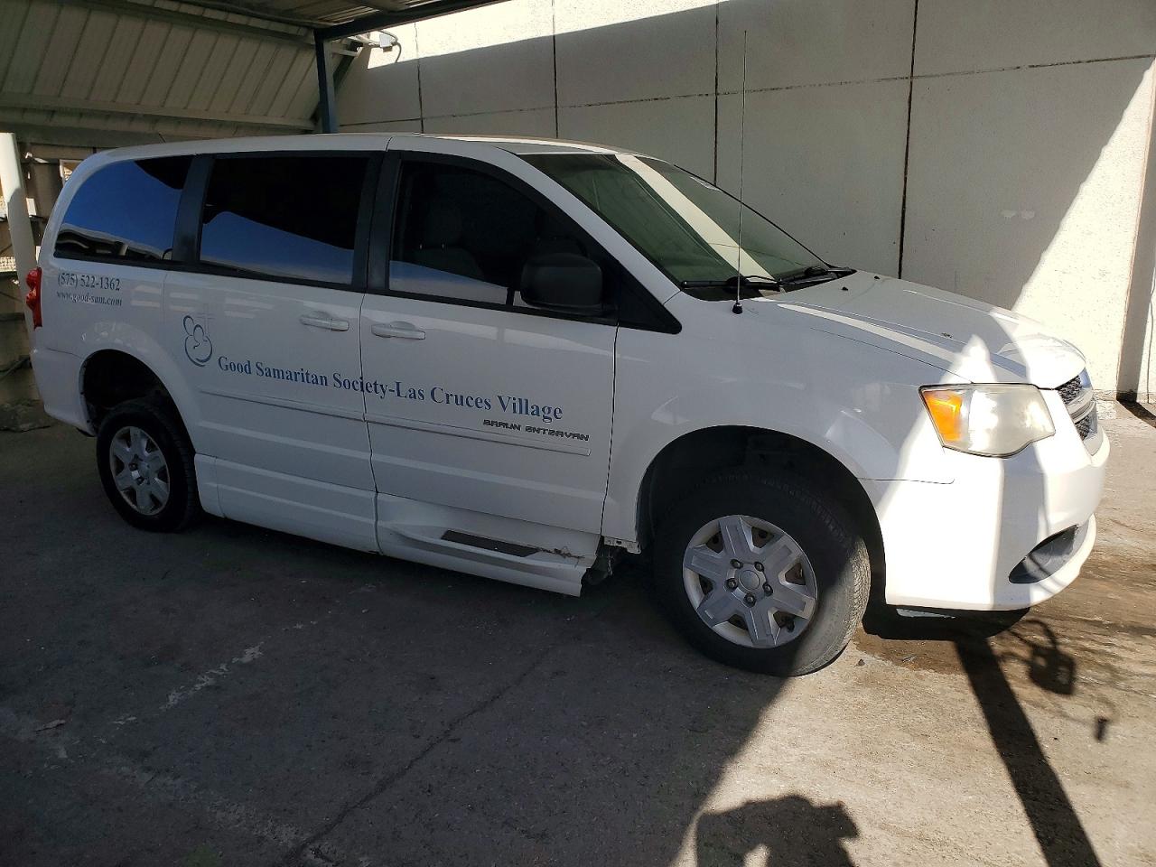 2013 DODGE GRAND CARAVAN SE photo 4