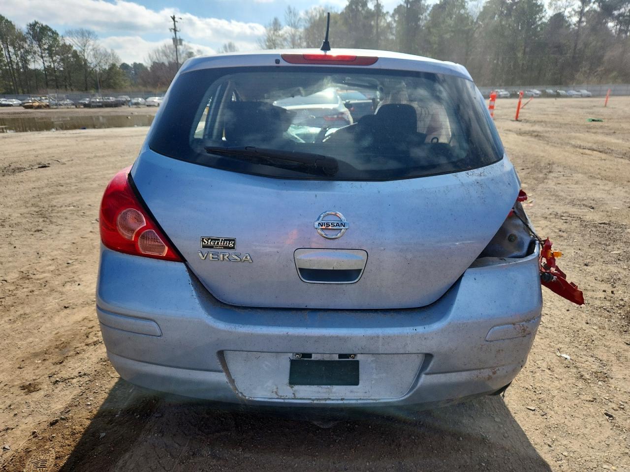 2011 NISSAN VERSA S photo 6