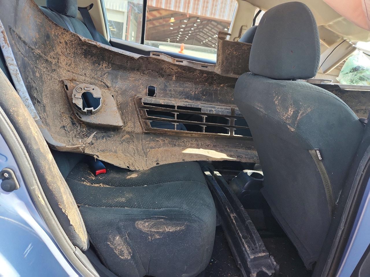 2011 NISSAN VERSA S photo 10