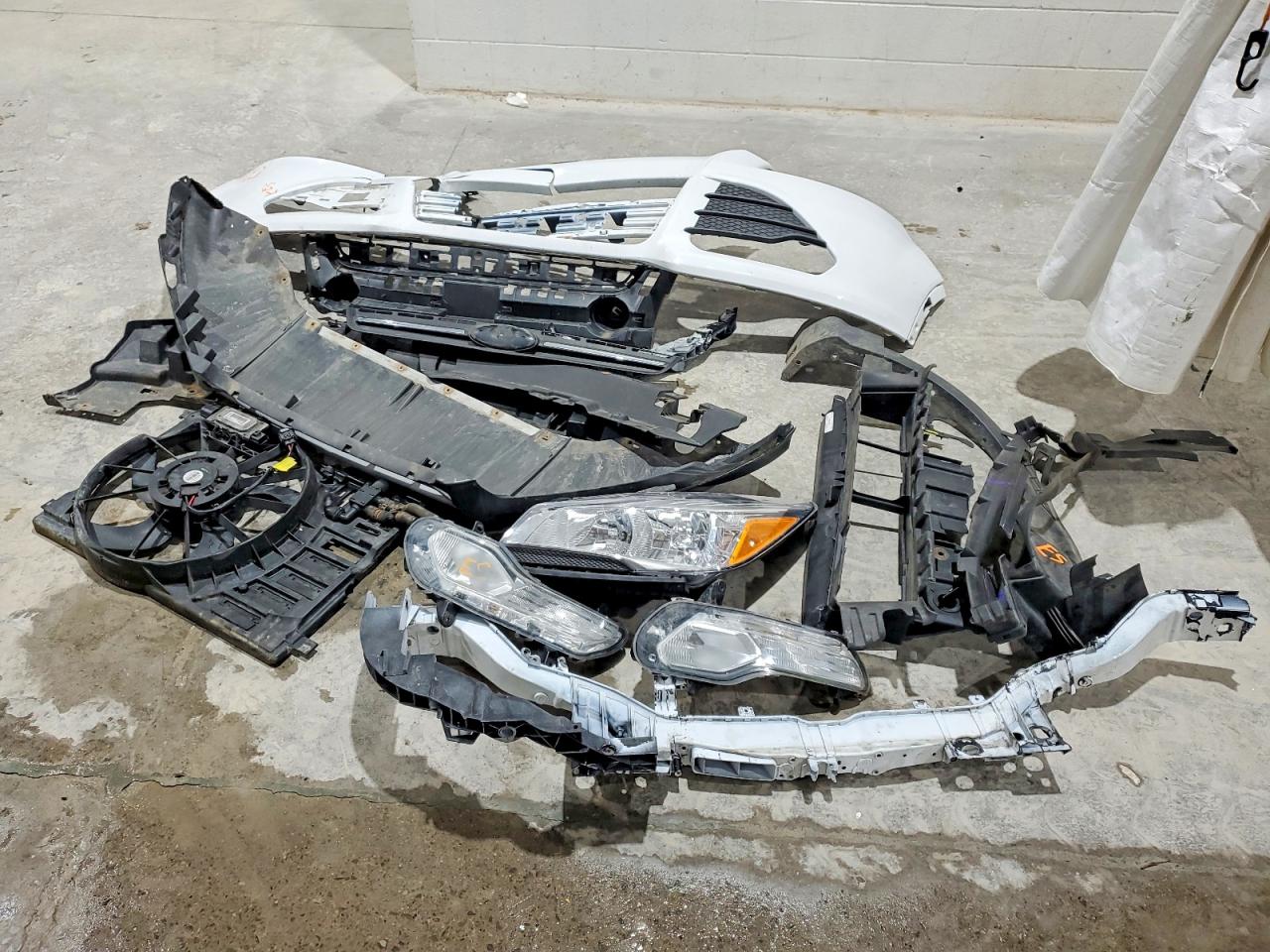 2014 FORD ESCAPE SE photo 25