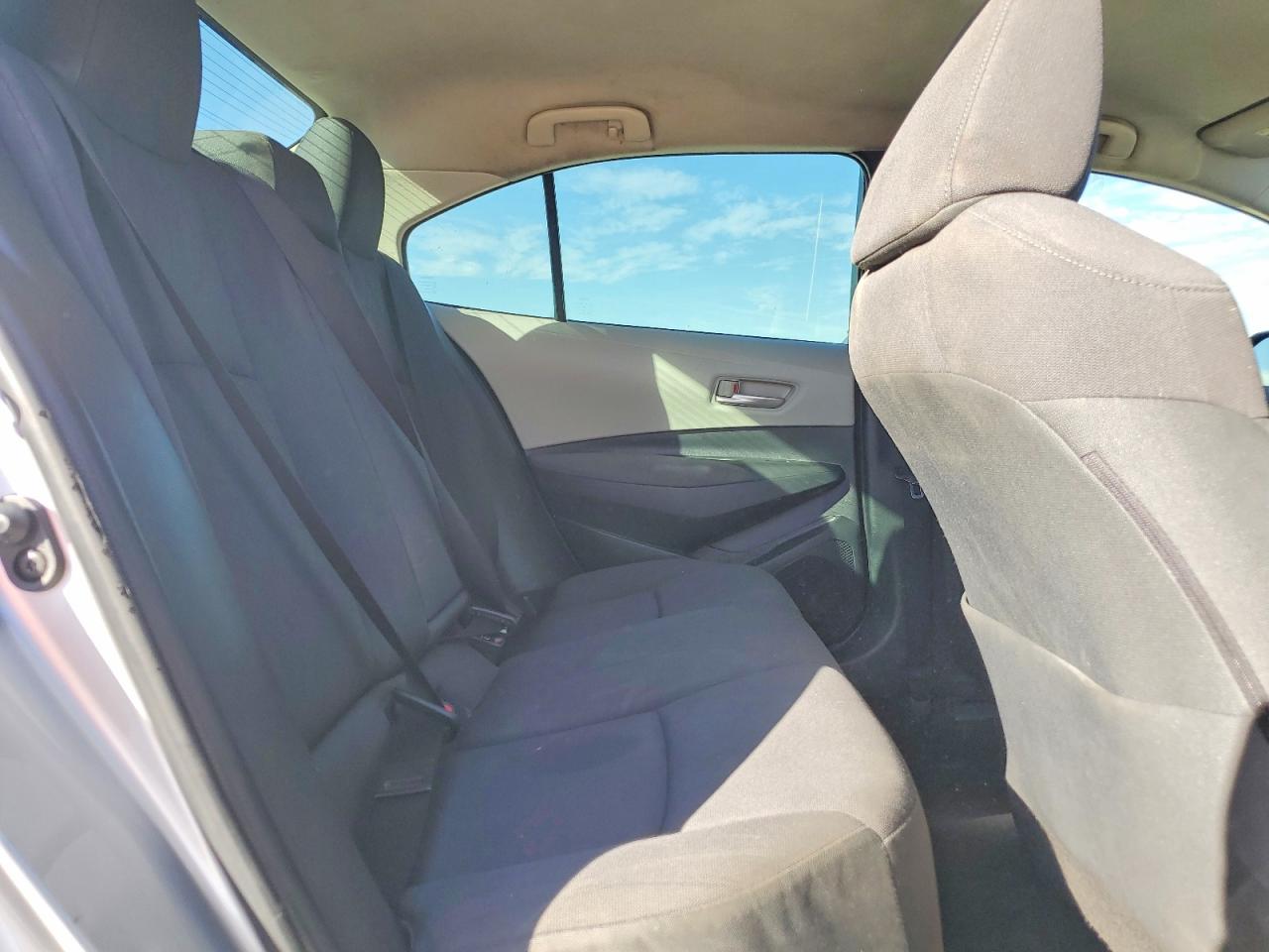 2020 TOYOTA COROLLA LE photo 10