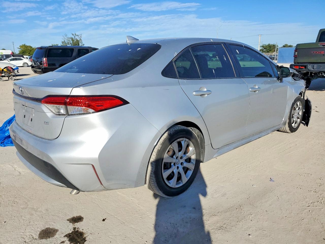2020 TOYOTA COROLLA LE photo 3