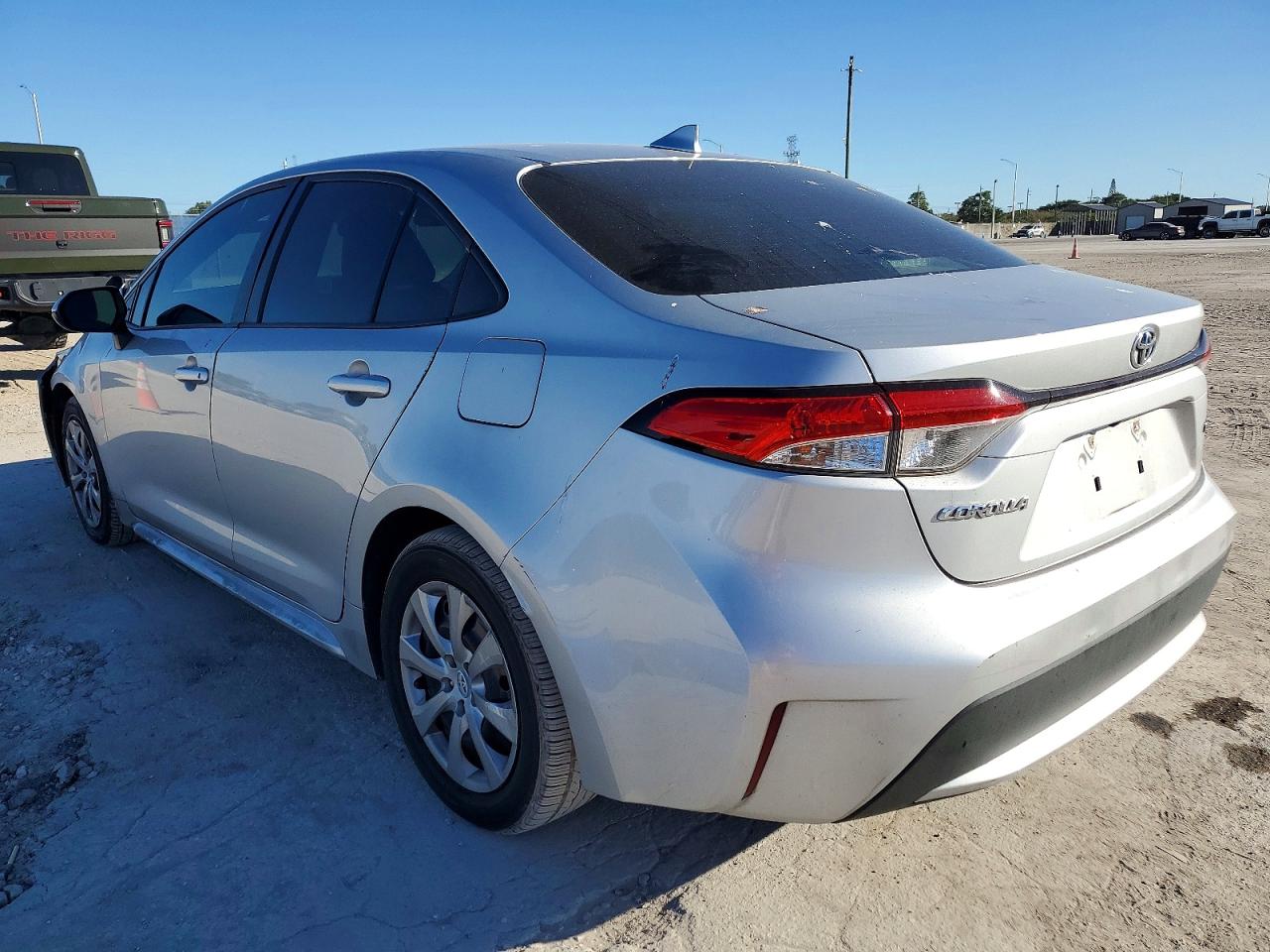 2020 TOYOTA COROLLA LE photo 2