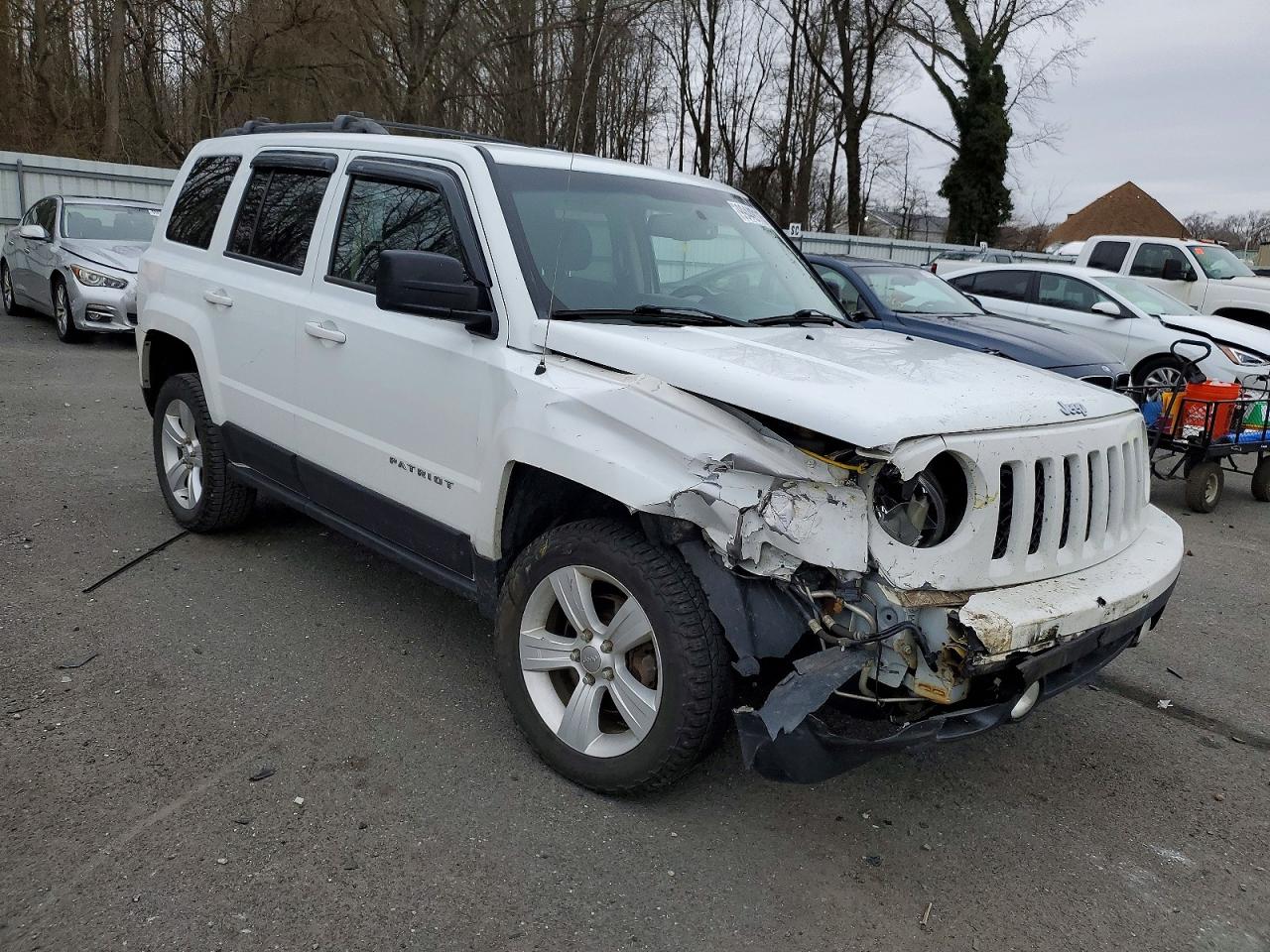 2015 JEEP PATRIOT LATITUDE photo 4