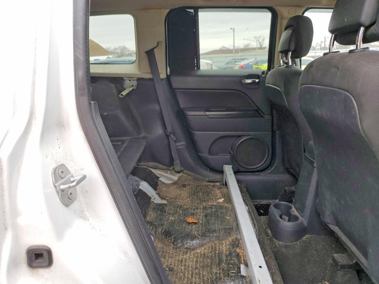 2015 JEEP PATRIOT LATITUDE photo 10
