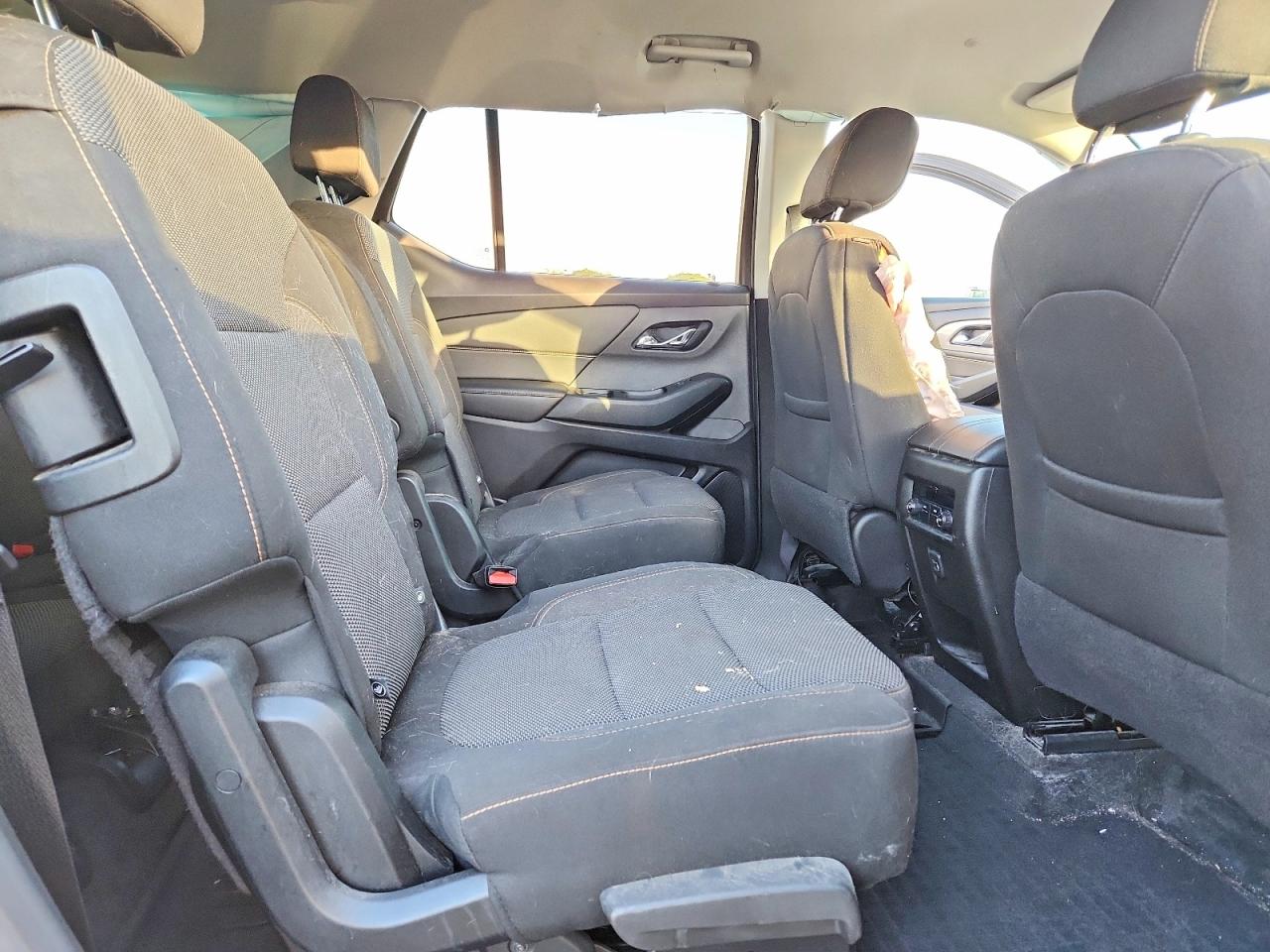 2019 CHEVROLET TRAVERSE LT photo 11
