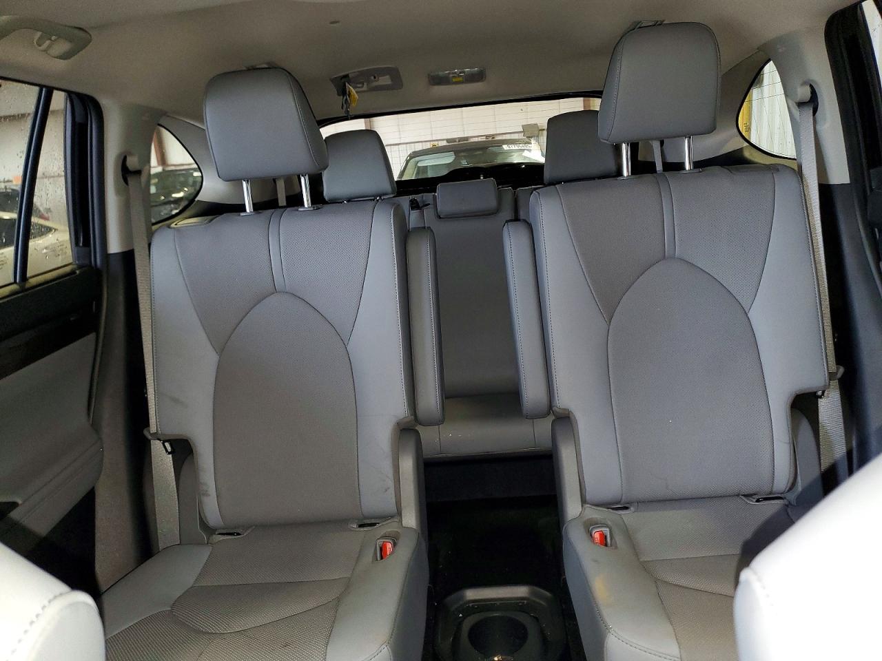 2020 TOYOTA HIGHLANDER LIMITED photo 10
