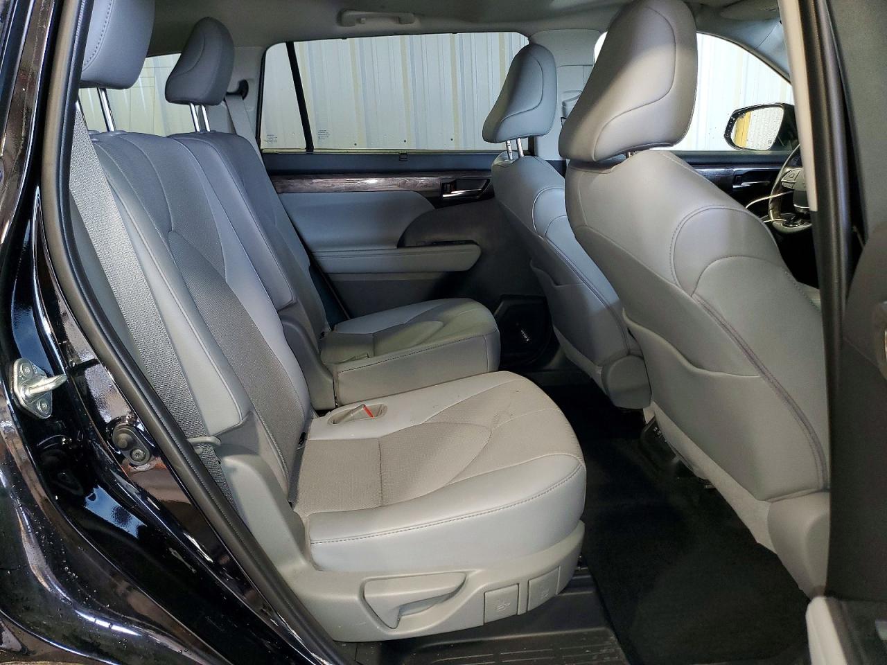 2020 TOYOTA HIGHLANDER LIMITED photo 11