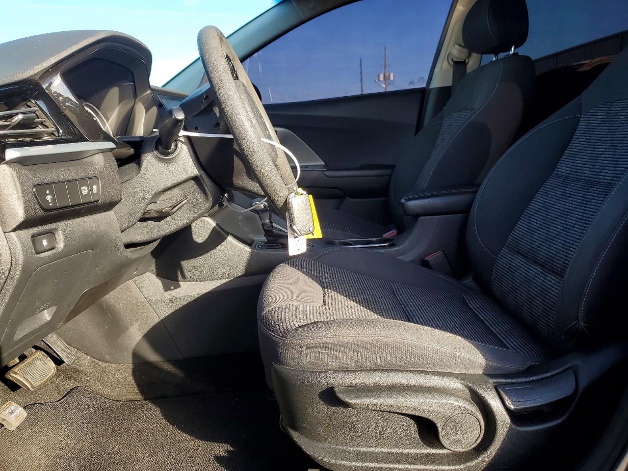 2022 KIA NIRO LX photo 7